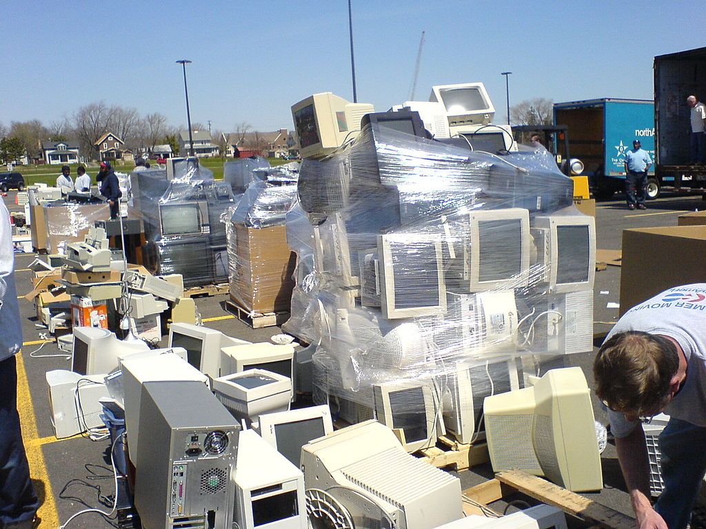 E-Waste_Landfill-compressor